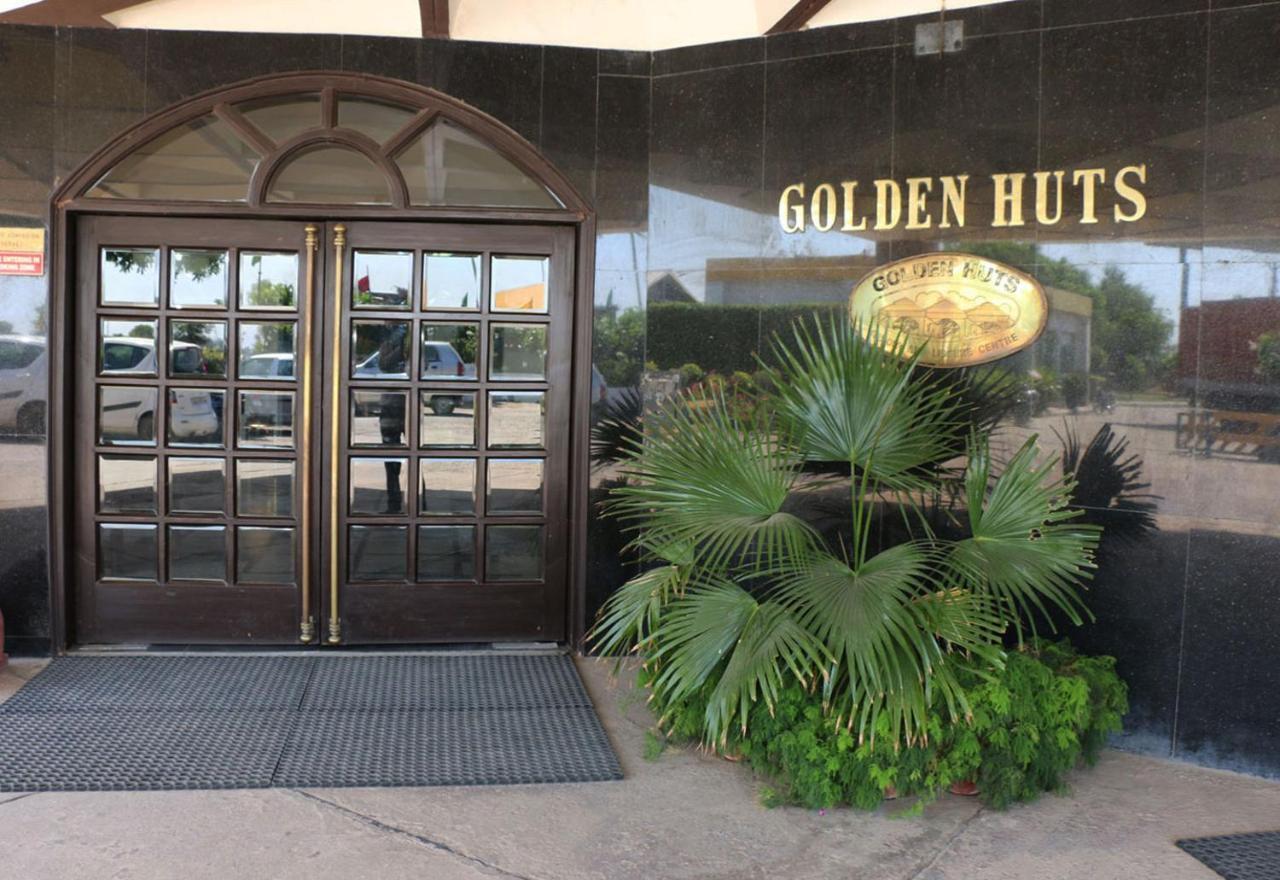 Golden Huts Resorts Rewāri Eksteriør bilde