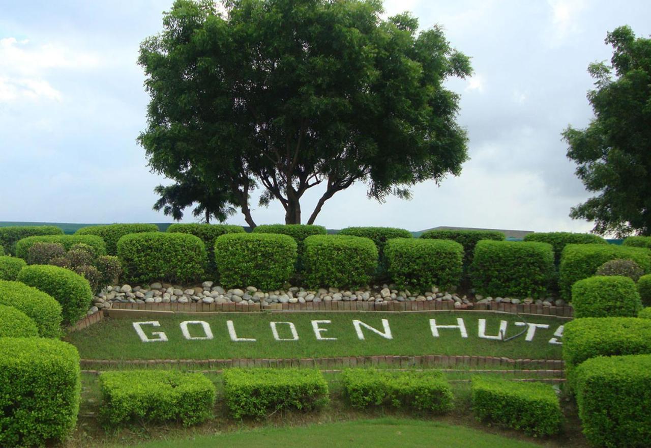 Golden Huts Resorts Rewāri Eksteriør bilde